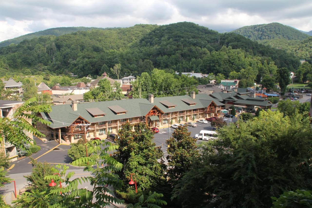 Greystone Lodge On The River Gatlinburg Exterior photo