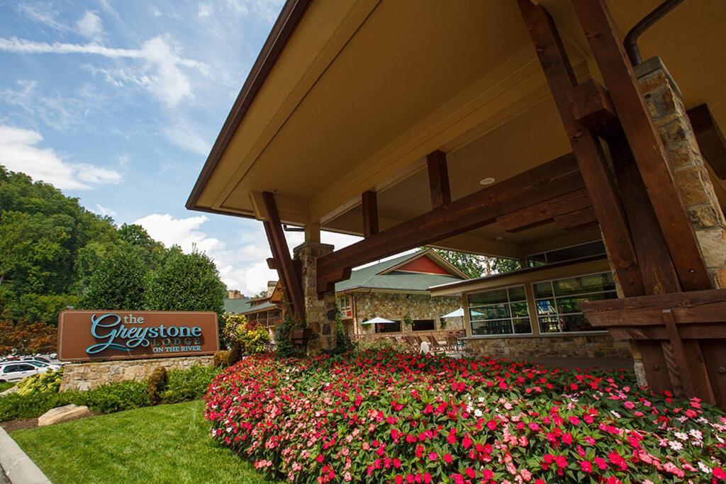 Greystone Lodge On The River Gatlinburg Exterior photo